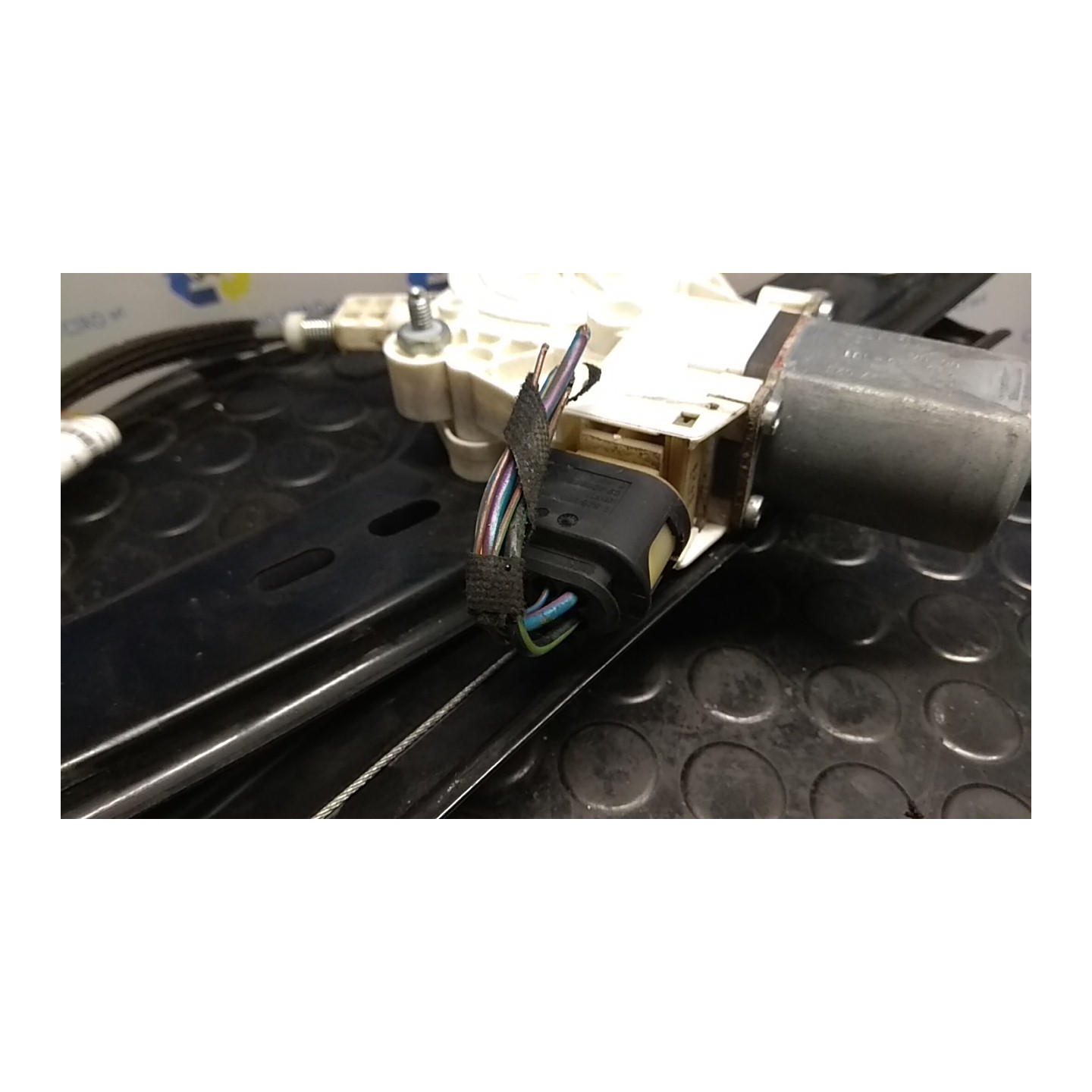 ALZACRISTALLO ELETTR. PORTA ANT. DX. 016 BMW SERIE 3 (E90/E91) (02/05-12/11 204D4 51337140588