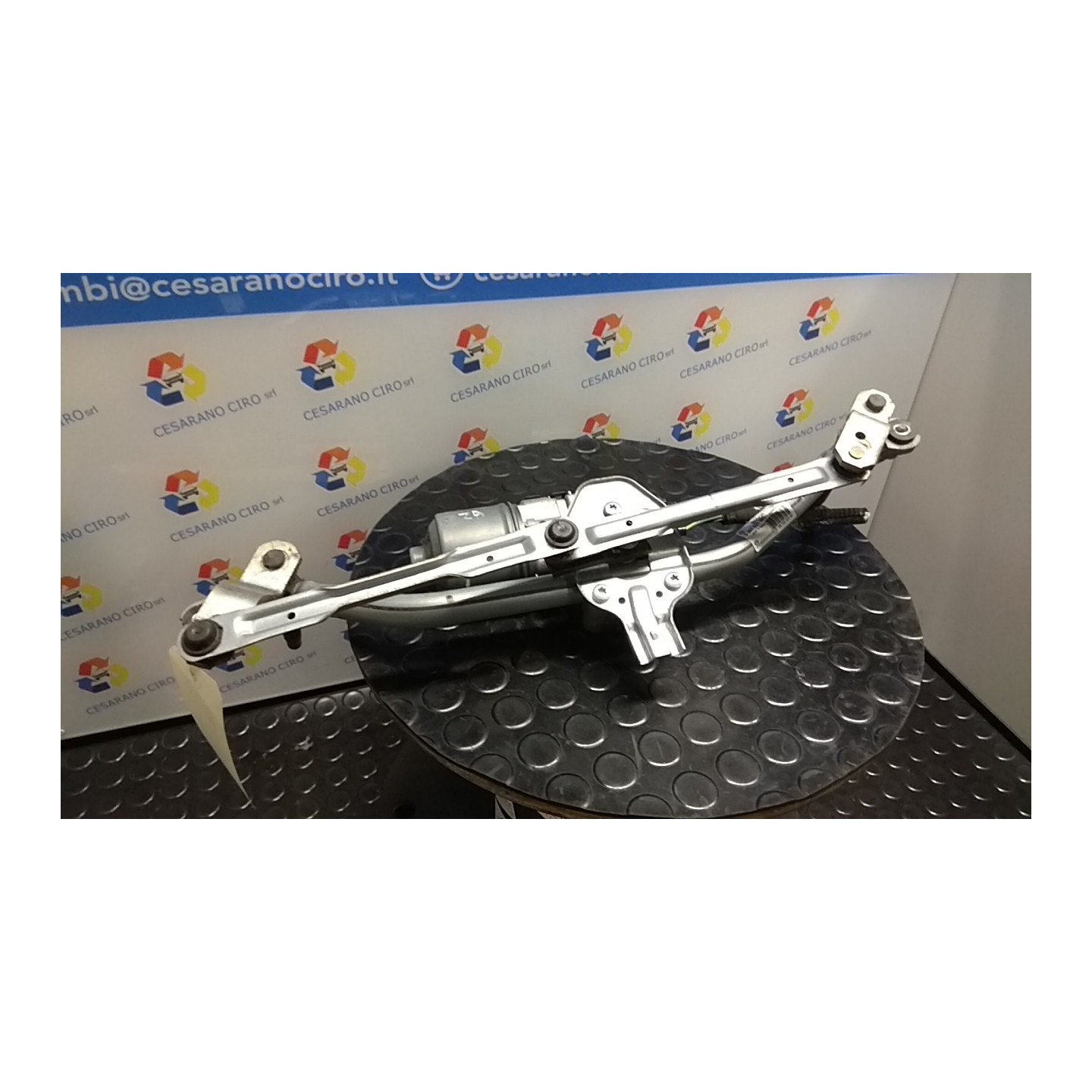 MECCANISMO TERGIPARABREZZA CON MOTORINO 051 PEUGEOT 208 (01/12-11/15) HM01 9673222580