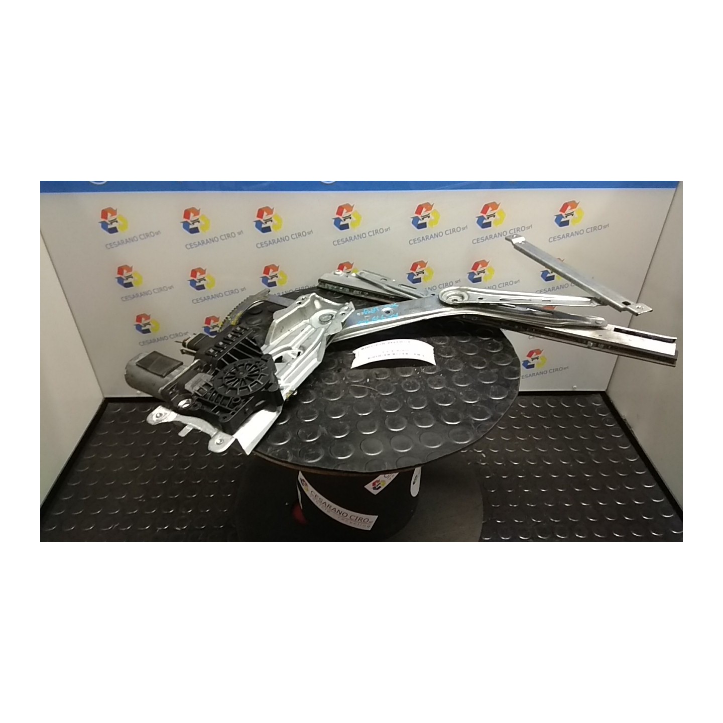 ALZACRISTALLO ELETTR. PORTA ANT. SX. 035 OPEL ZAFIRA (A05) (06/05-) Z18XER 93184842