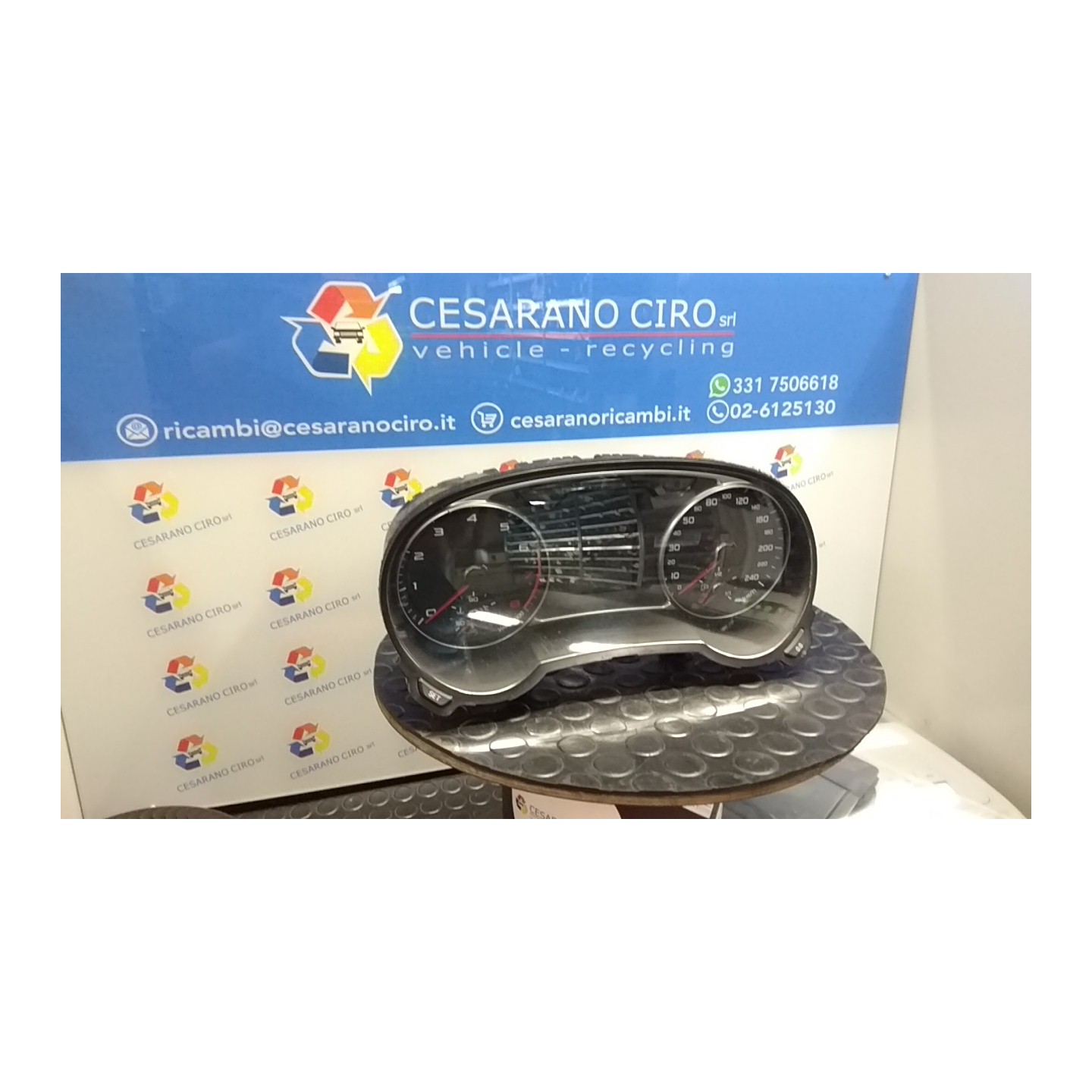 QUADRO STRUMENTI COMPL. 030 AUDI A1 (8X) (05/10-) CAX 8X0920900
