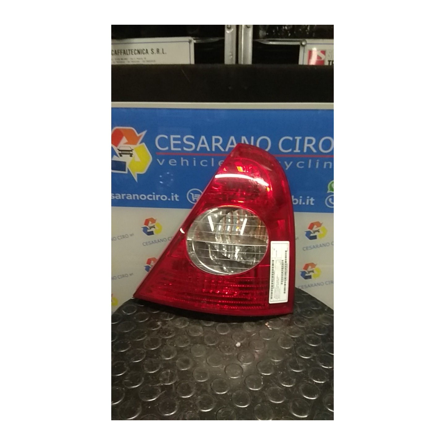 FANALE POST. DX. 073 RENAULT CLIO 2A SERIE (04/98-04/01) D7FD7 7700410518