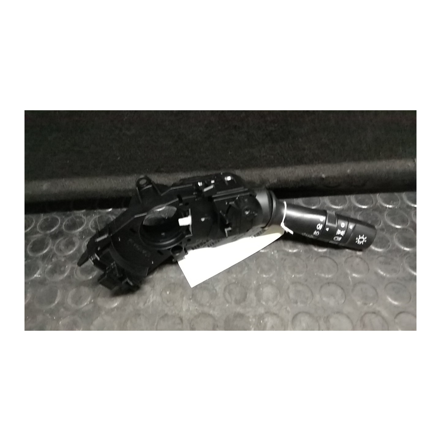 BLOCCO COMANDO VOLANTE LUCI 030 KIA RIO 3A SERIE (01/15-10/17) D4FC 934102V521