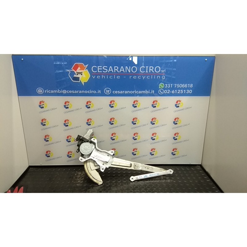 ALZACRISTALLO ELETTR. PORTA ANT. GL,GLX DX. 057 SUZUKI SX4 (03/06-) D19AA 8341079J11000