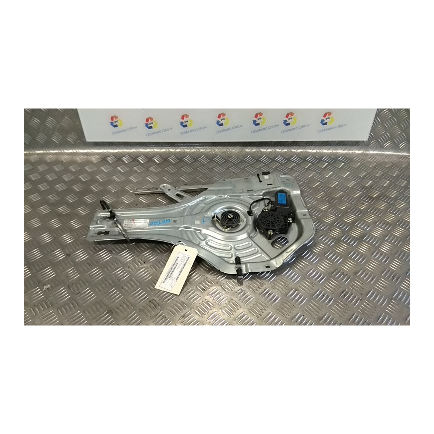 ALZACRISTALLO ELETTR. PORTA POST. SX. 106 HYUNDAI TUCSON (07/04-10/10) D4EA 834052E000