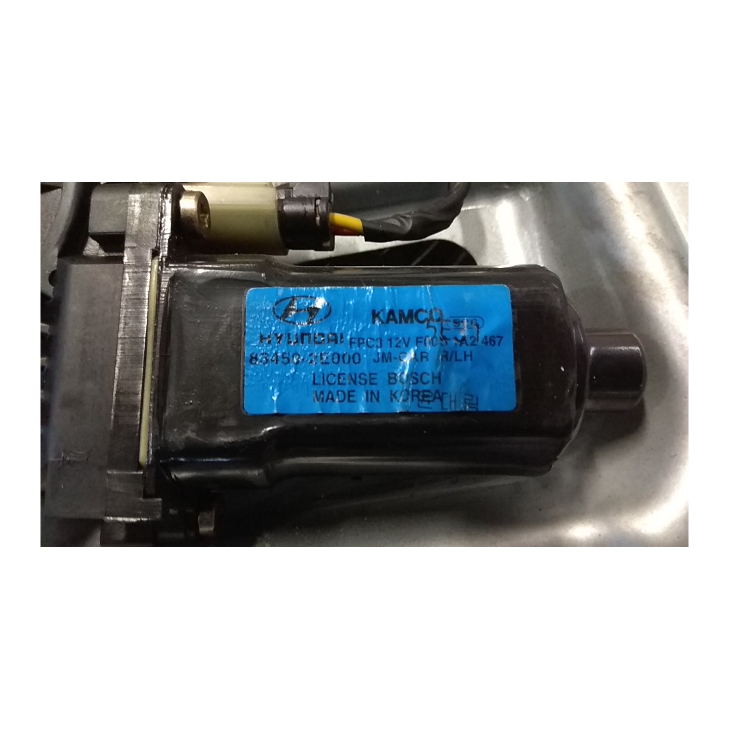 ALZACRISTALLO ELETTR. PORTA POST. SX. 106 HYUNDAI TUCSON (07/04-10/10) D4EA 834052E000