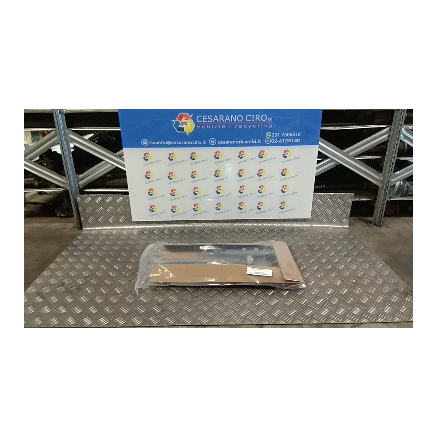 ALZACRISTALLO ELETTR. PORTA POST. C/MOTORINO SX. 043 NISSAN QASHQAI (J10E/JJ10E) (02/07-12 K9K 82701JD40A
