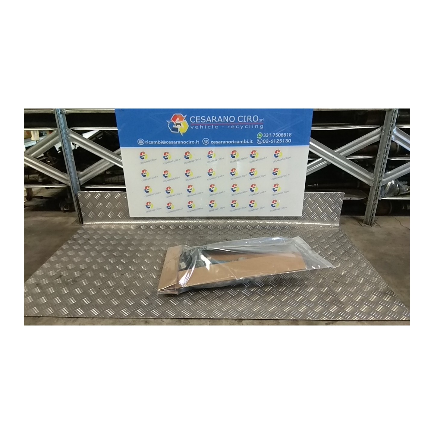 ALZACRISTALLO ELETTR. PORTA POST. C/MOTORINO DX. 044 NISSAN QASHQAI (J10E/JJ10E) (02/07-12 K9K 82700JD40A