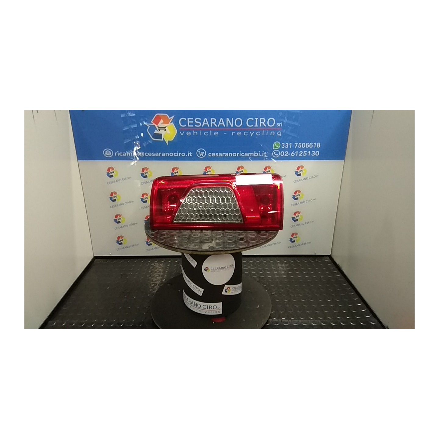 FANALE POST. DX. 059 FORD TRANSIT CONNECT (TC7) (12/02-) R3PA 5177810
