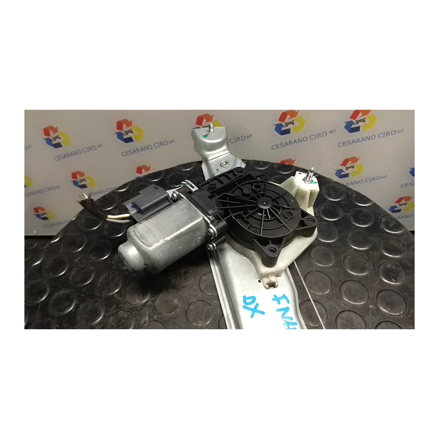 ALZACRISTALLO ELETTR. PORTA ANT. C/MOTORINO DX. 118 FORD KA+ (CDU) (04/16-05/19) YSKD 2021078