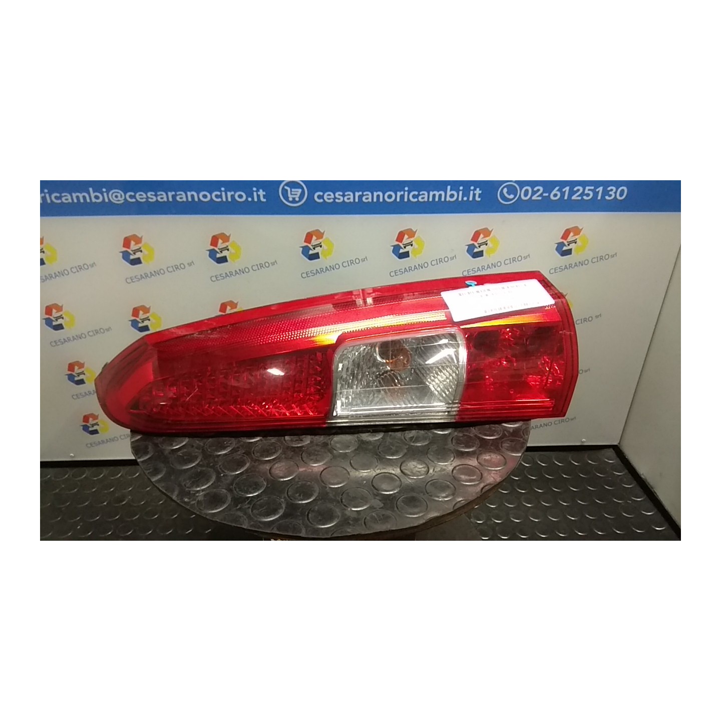 FANALE POST. PARTE SUP. DX. 128 VOLVO V70/XC70 (01/00-10/07) D5244T(4) 30655375