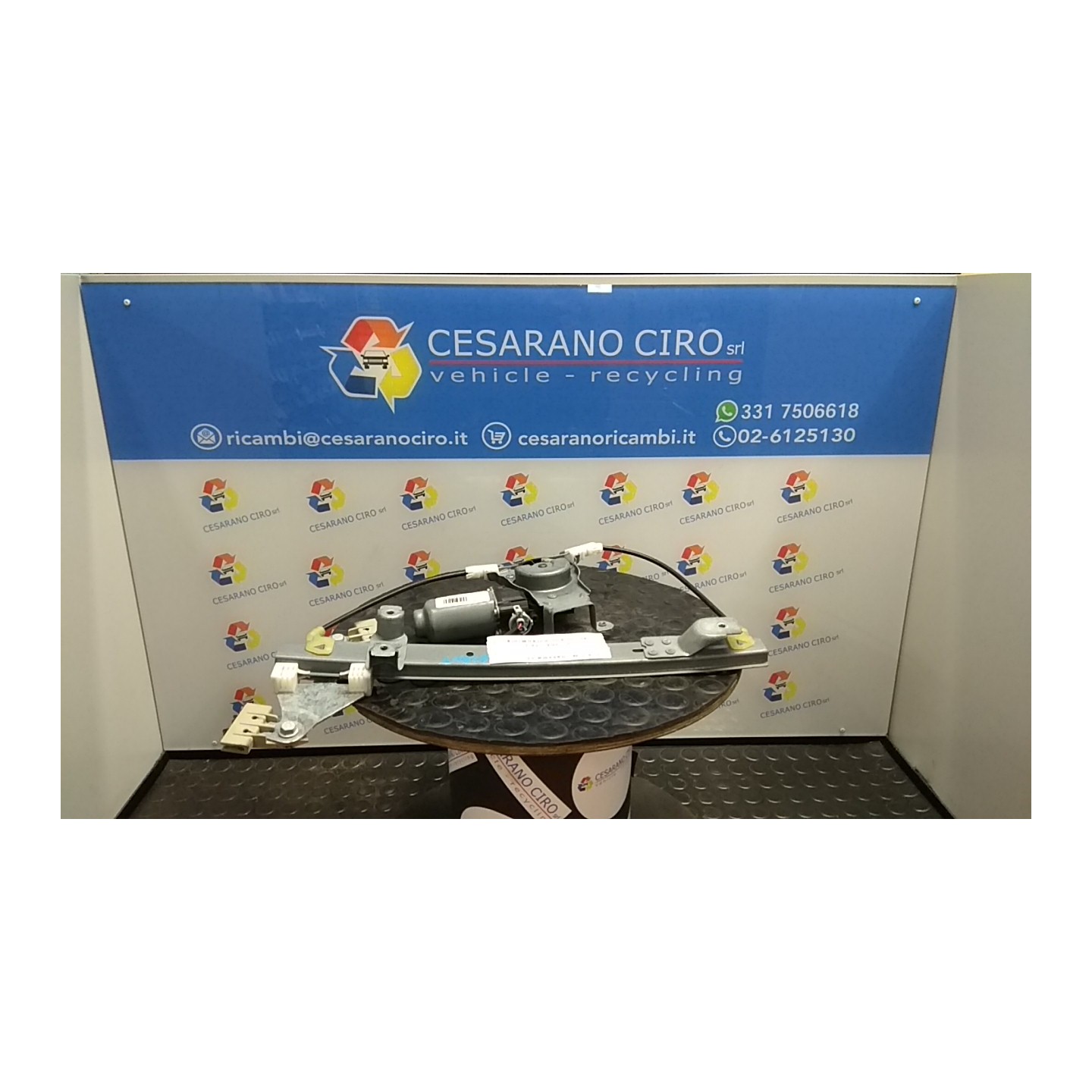 ALZACRISTALLO ELETTR. PORTA POST. C/MOTORINO SX. 130 NISSAN QASHQAI (J10E/JJ10E) (02/07-12 M9R 82701EY11A