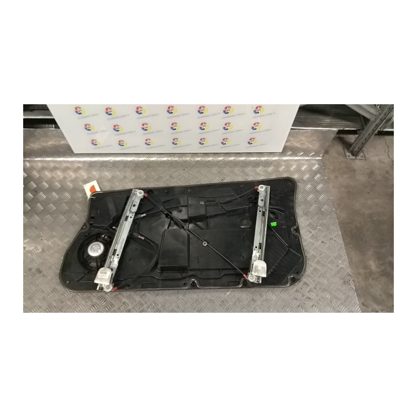 ALZACRISTALLO ELETTR. PORTA ANT. SX. 026 FORD FIESTA (CB1) (09/08-) STJB 1674681