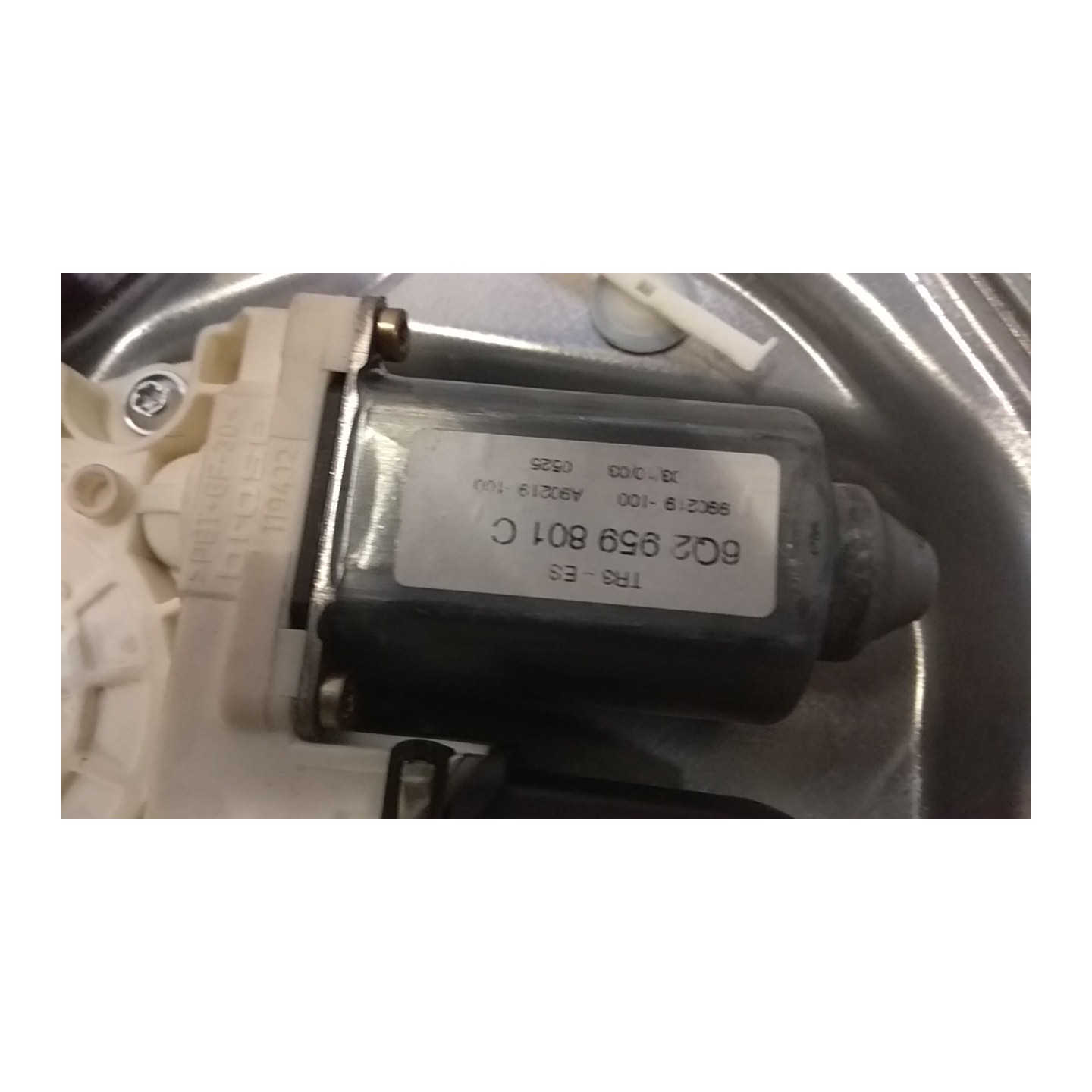 ALZACRISTALLO ELETTR. PORTA POST. DX. 039 SEAT IBIZA (6L) (12/01-08/09) BBY 6L4839756C