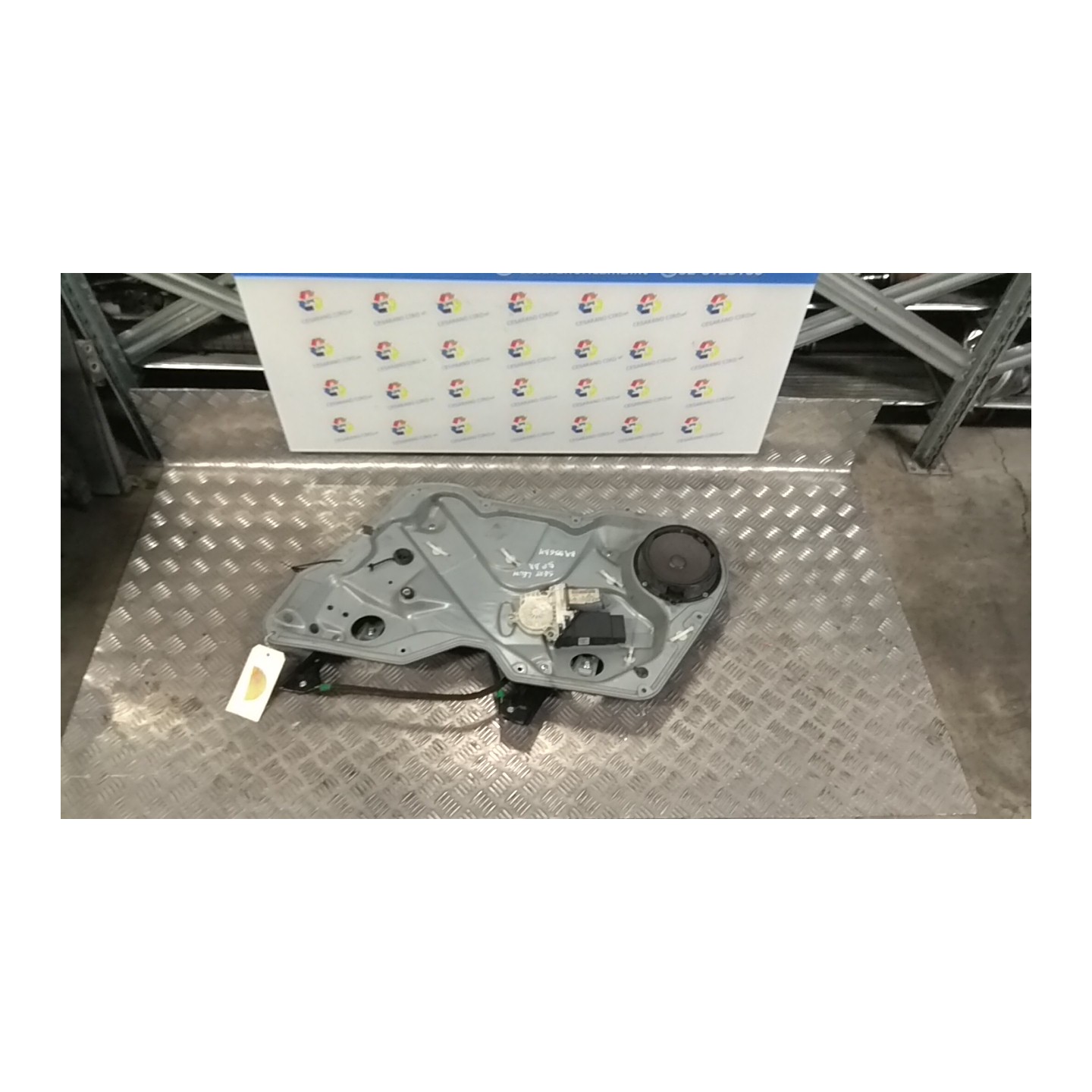 ALZACRISTALLO ELETTR. PORTA ANT. C/S DX. 041 SEAT LEON (1M) (12/99-02/06) AXP 1M0837462A