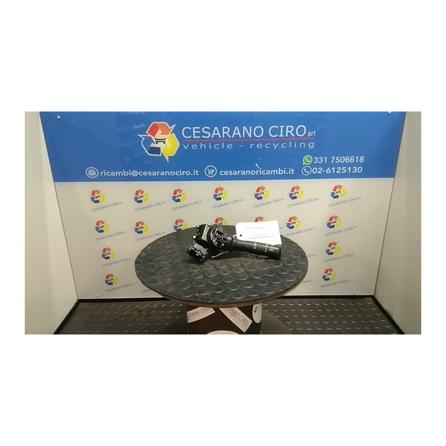 BLOCCO COMANDI TERGICRISTALLI 095 TOYOTA IQ (01/09-12/14) 1KRFE 8465252201