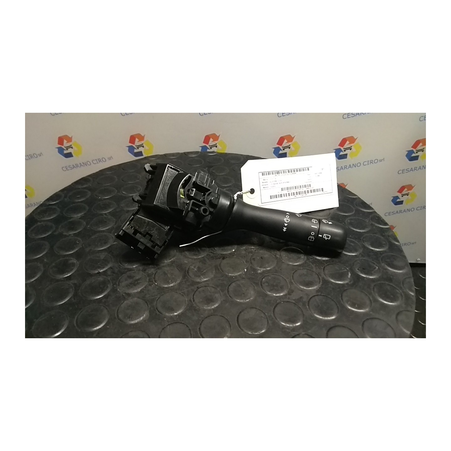 BLOCCO COMANDI TERGICRISTALLI 095 TOYOTA IQ (01/09-12/14) 1KRFE 8465252201