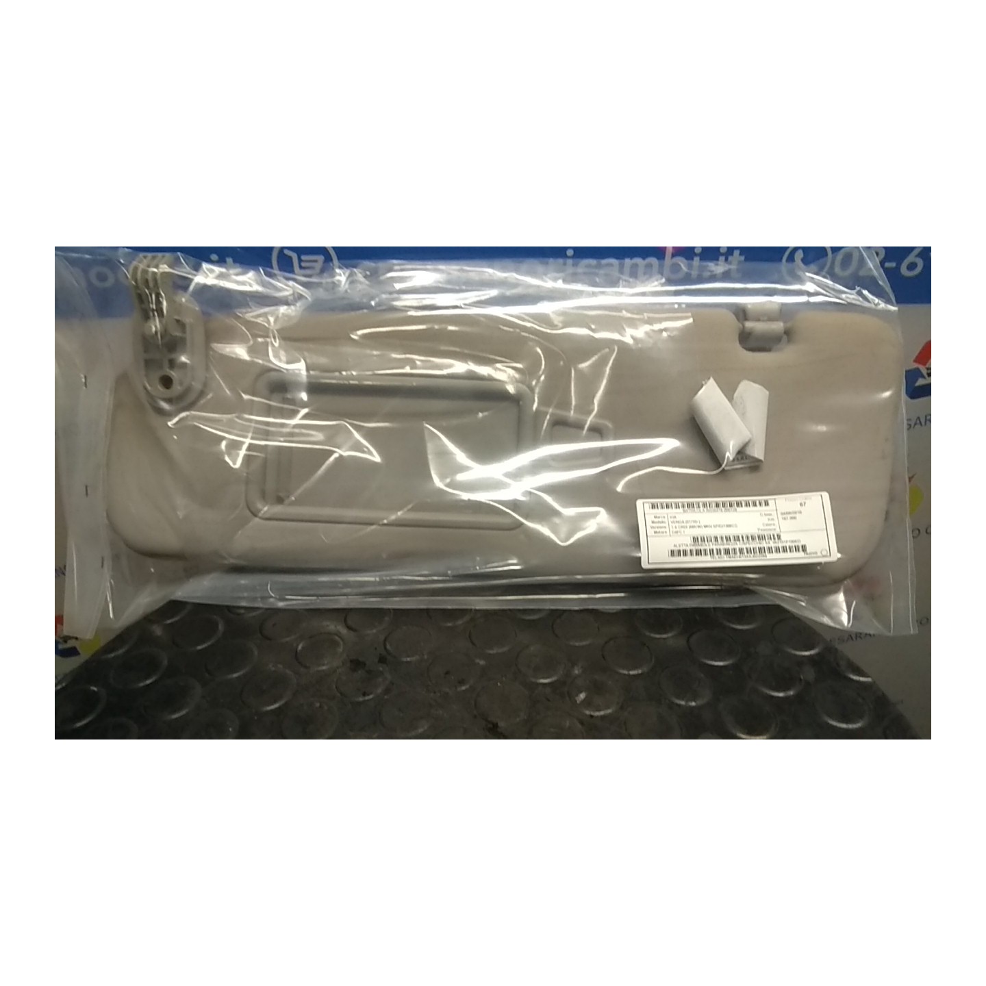 ALETTA PARASOLE PARABREZZA C/SPECCHIO SX. 128 KIA VENGA (01/10-) D4FC 852101P100ED