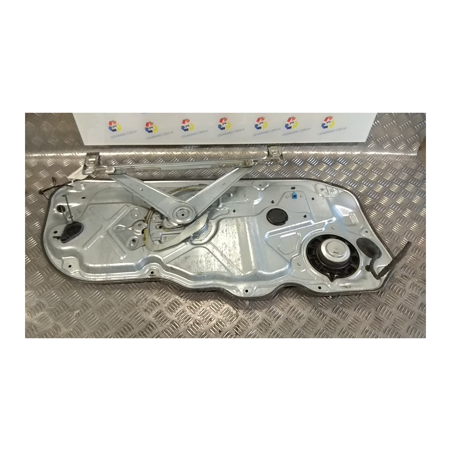ALZACRISTALLO ELETTR. PORTA ANT. DX. 071 VOLVO C30 (10/06-) D4164T 30784510