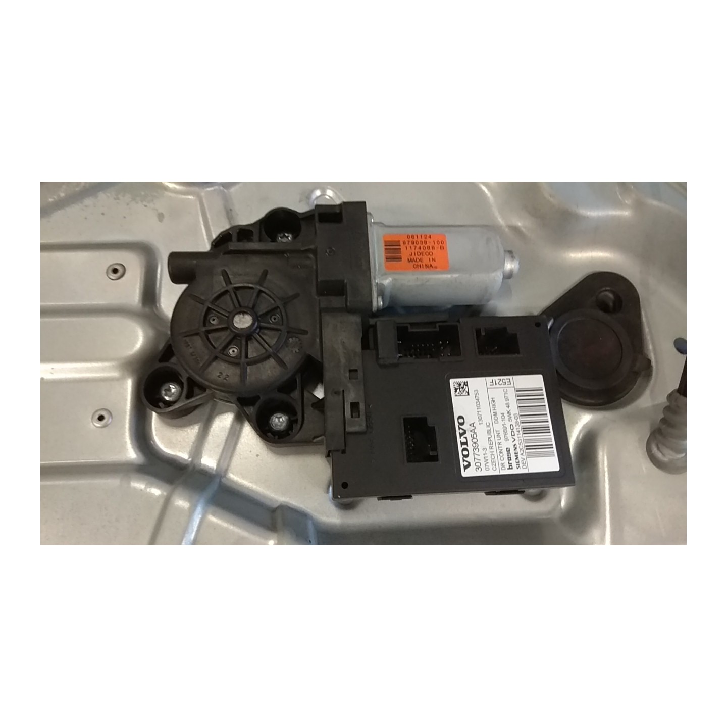 ALZACRISTALLO ELETTR. PORTA ANT. SX. 072 VOLVO C30 (10/06-) D4164T 30784509
