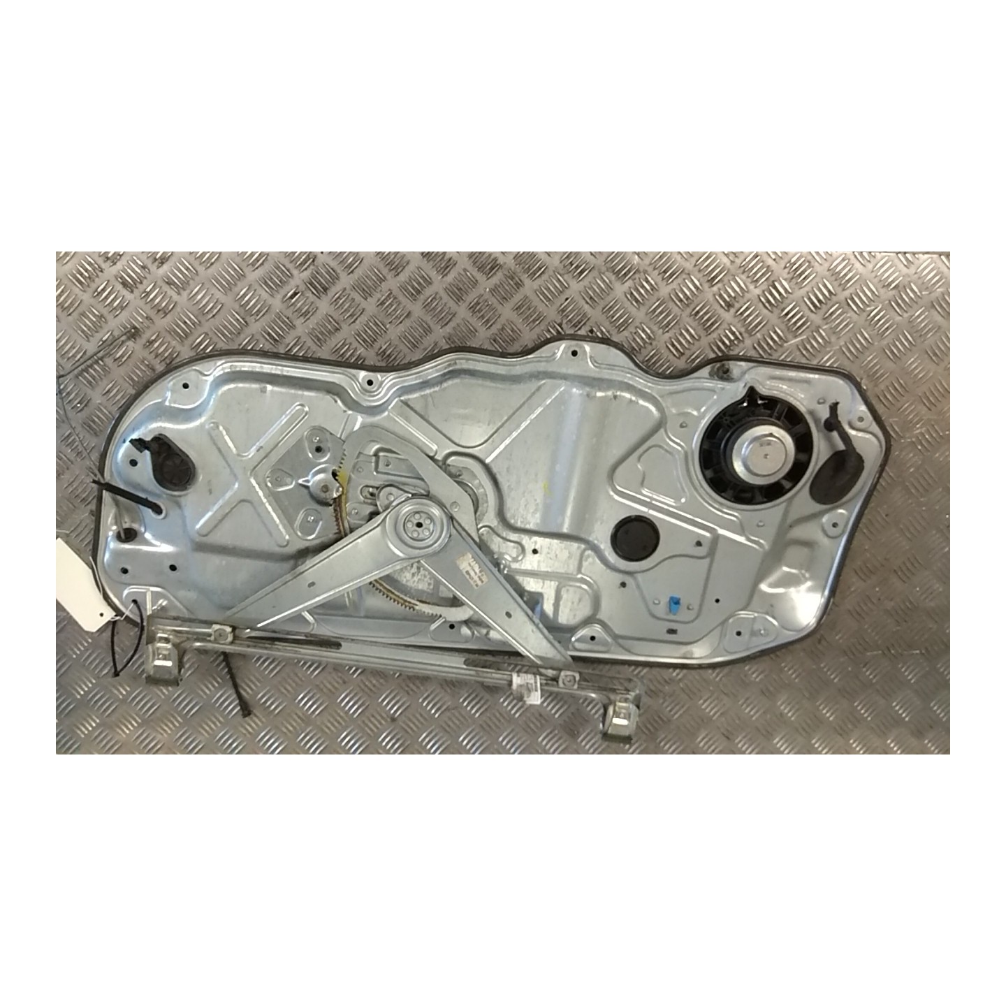 ALZACRISTALLO ELETTR. PORTA ANT. SX. 072 VOLVO C30 (10/06-) D4164T 30784509