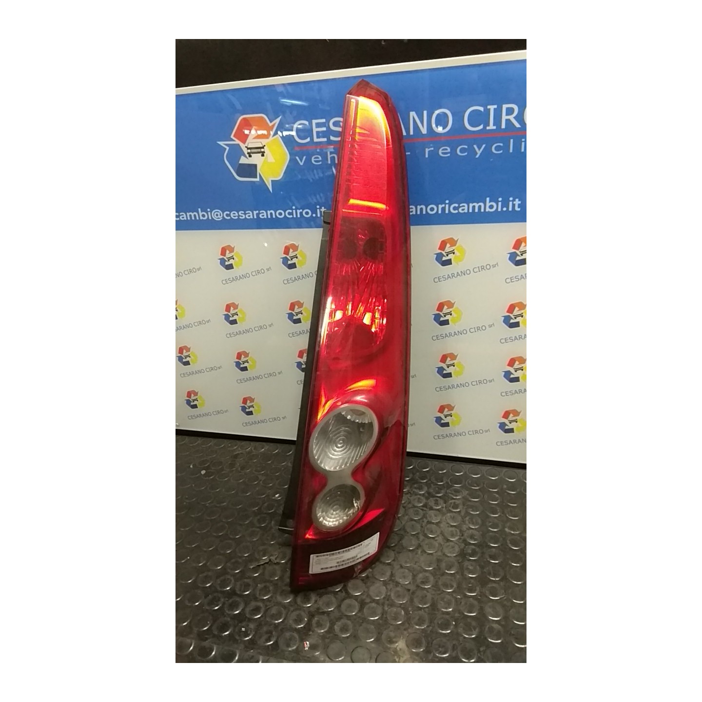 FANALE POST. DX. 050 FORD FIESTA (CBK) (12/05-12/08) F6JB 1437625