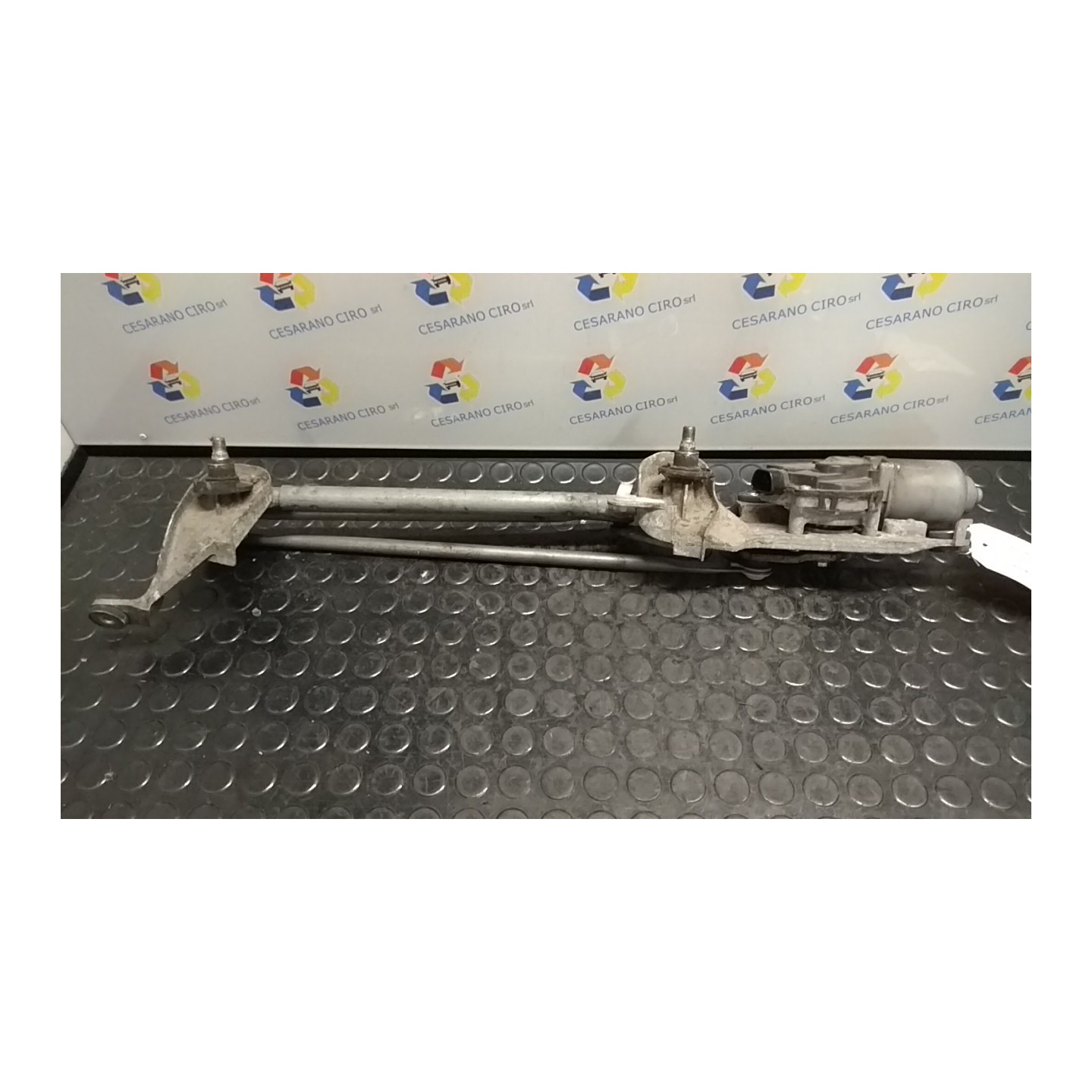 MECCANISMO TERGIPARABREZZA CON MOTOR 024 MITSUBISHI COLT 7A SERIE (06/04-12/09) 135950 8250A225