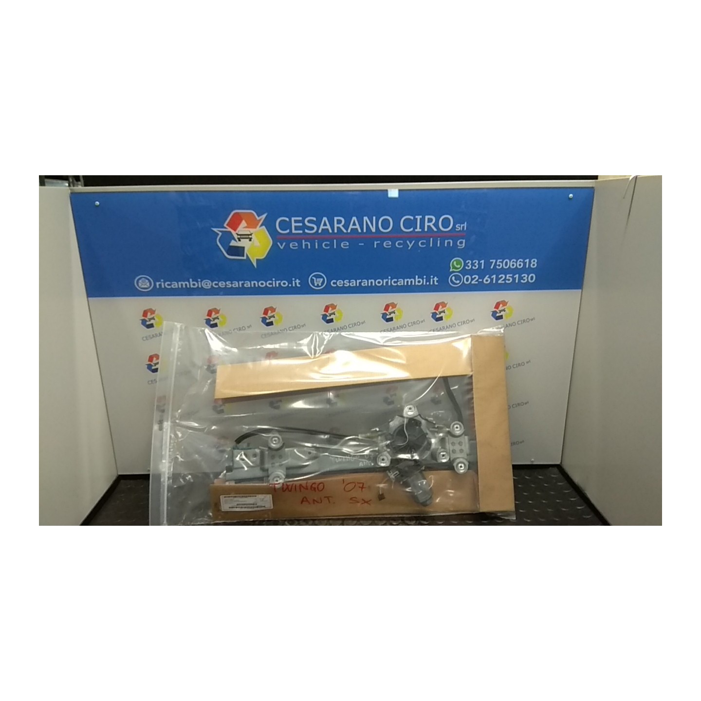 ALZACRISTALLO ELETTR. PORTA ANT. CON SX. 029 RENAULT TWINGO 2A SERIE (06/07-02/12) D4FJ7 8200384743