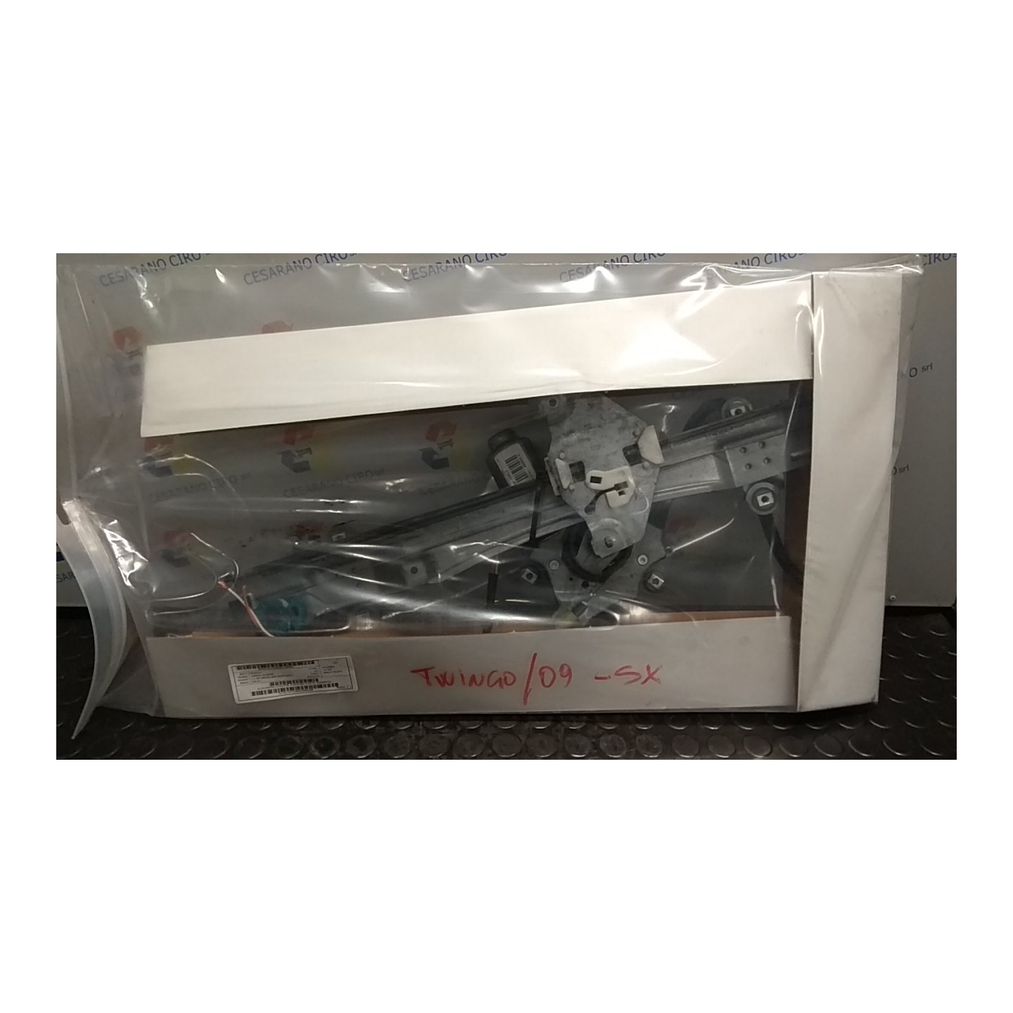 ALZACRISTALLO ELETTR. PORTA ANT. CON SX. 031 RENAULT TWINGO 2A SERIE (06/07-02/12) D4FJ7 8200384743