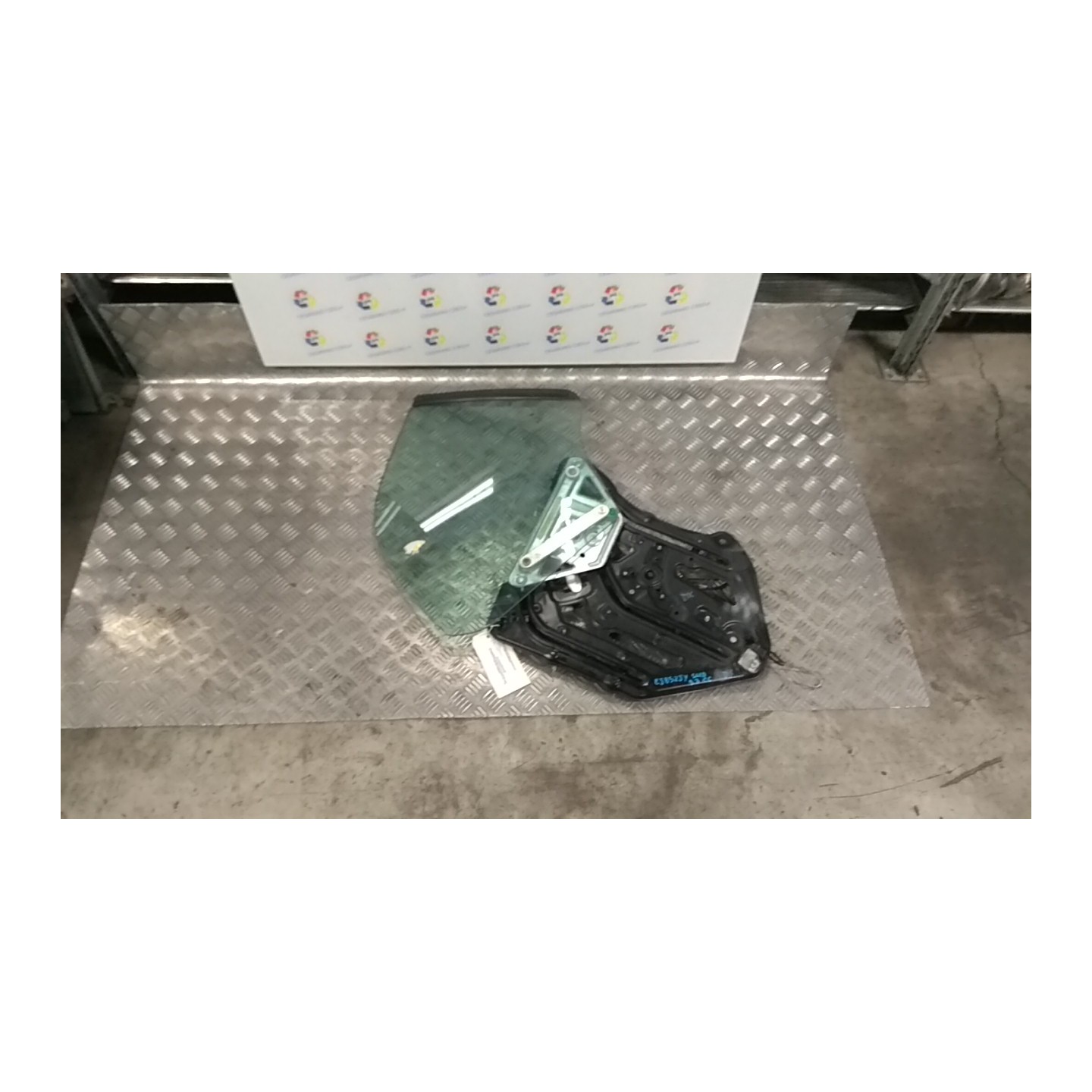 ALZACRISTALLO PARAFANGO POST. DX. 092 SAAB 9.3 2A SERIE (08/02-) B207L 12832864
