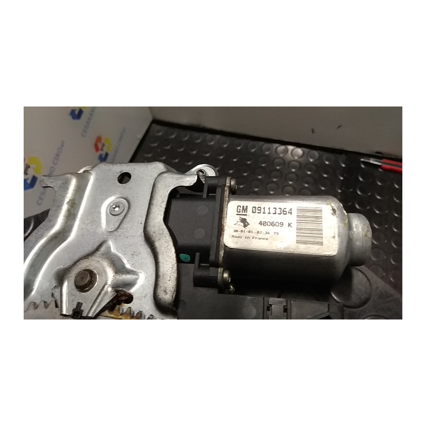 ALZACRISTALLO ELETTR. PORTA ANT. DX. 229 OPEL CORSA (X01) (10/00-06/06) Z10XE 93186825