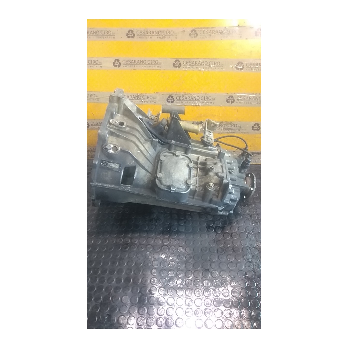 CAMBIO COMPL. 052 IVECO NEW DAILY (05/96-00) 814043 8868483