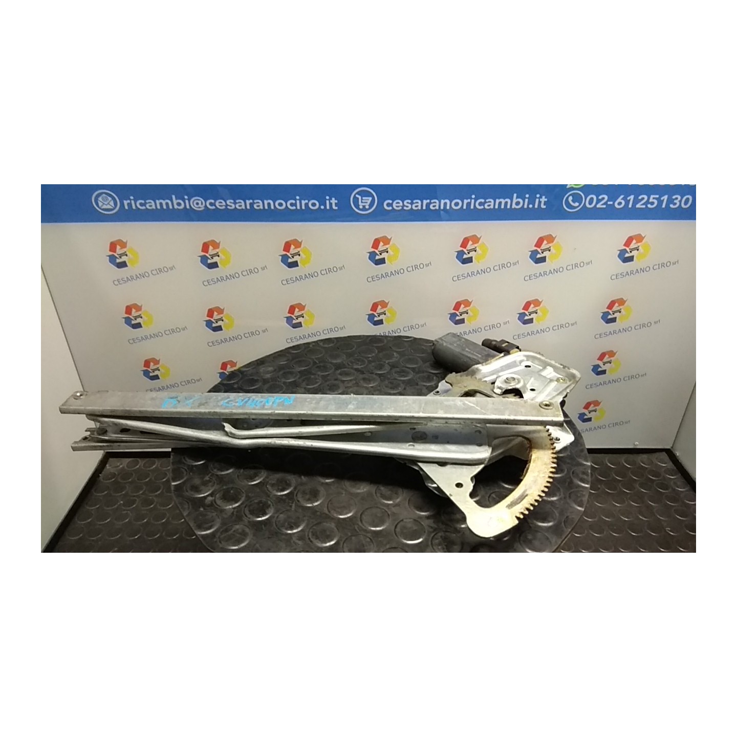 ALZACRISTALLO PORTA ANT. ELETTRICO DX. 056 TOYOTA YARIS (10/01-11/05)     (FRP) 1SZFE 698100D010