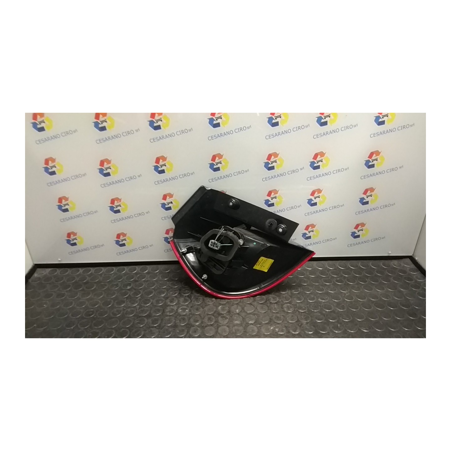 FANALE POST. PARTE EST. DX. 100 MITSUBISHI COLT 7A SERIE (06/04-12/09) 134910 MN186268