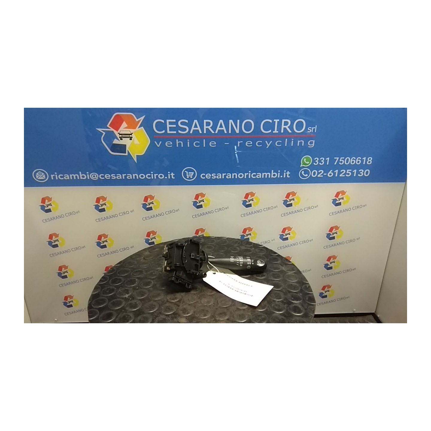 BLOCCO COMANDI TERGICRISTALLI 133 TOYOTA YARIS (10/01-11/05)     (FRP) 1SZFE 846520D010