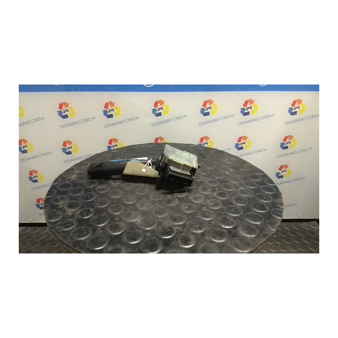 BLOCCO COMANDI TERGICRISTALLI 133 TOYOTA YARIS (10/01-11/05)     (FRP) 1SZFE 846520D010