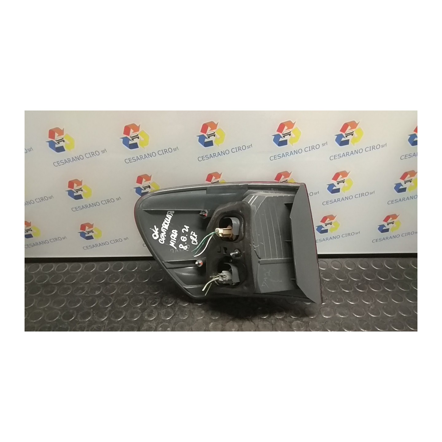 FANALE POST. PARTE EST. DX. 046 TOYOTA AVENSIS VERSO (09/01-11/03) 1CDFTV 8155144090