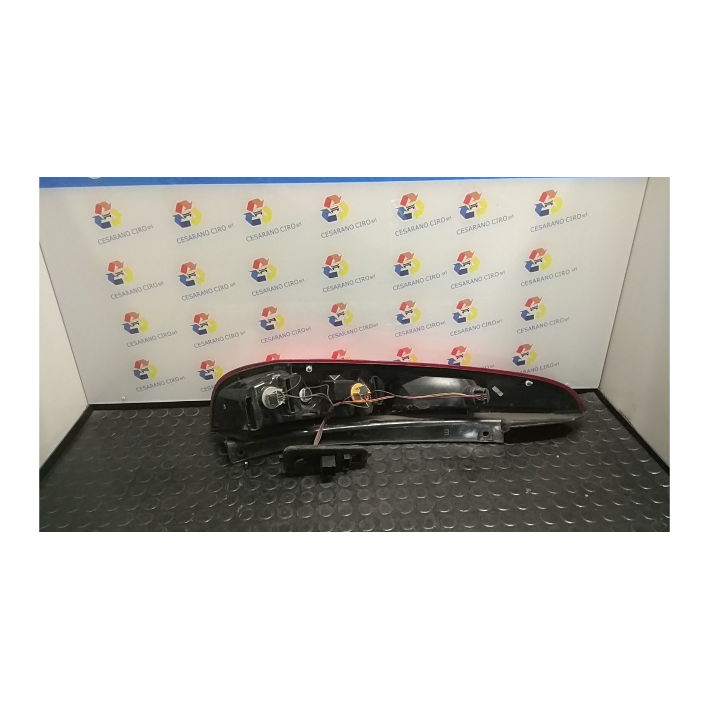 FANALE POST. DX. 002 FORD FIESTA (CBK) (12/05-12/08) FUJA 1437625