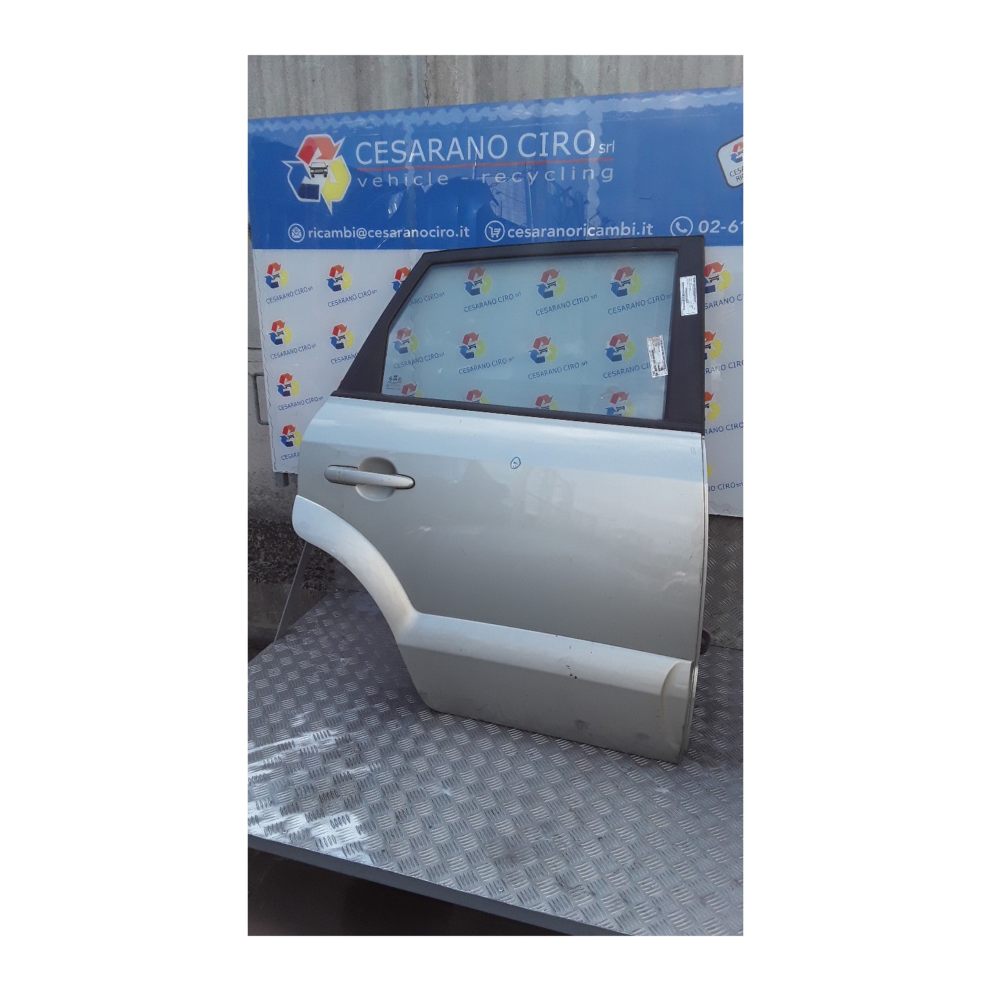 PORTA POST. DX. 105 HYUNDAI TUCSON (07/04-10/10) D4EA 770042E020