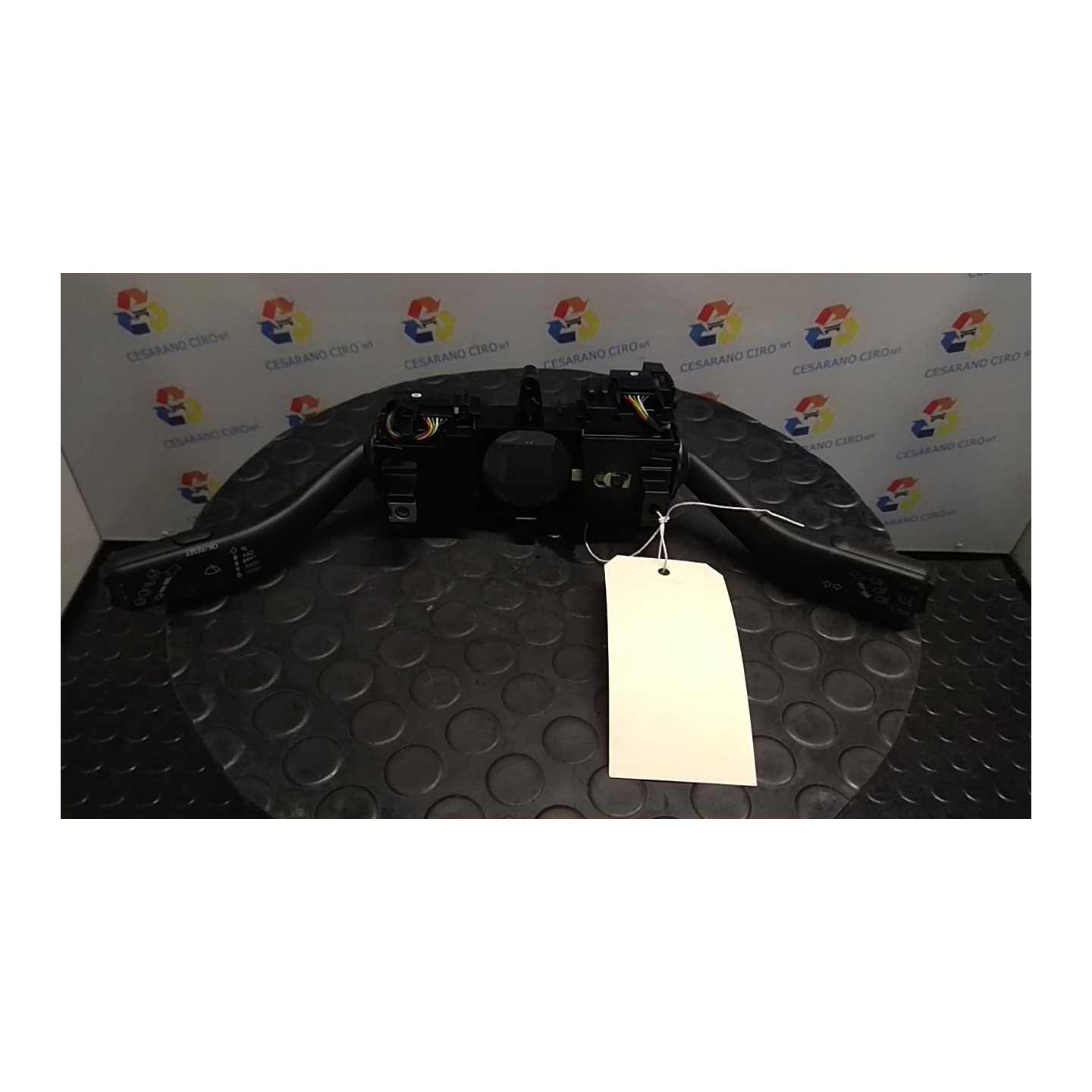 DEVIOGUIDASGANCIO C/DISP. MULTI./COM. INTER. 248 VOLKSWAGEN UP! (06/16-) CPG 1S0953513H9B9