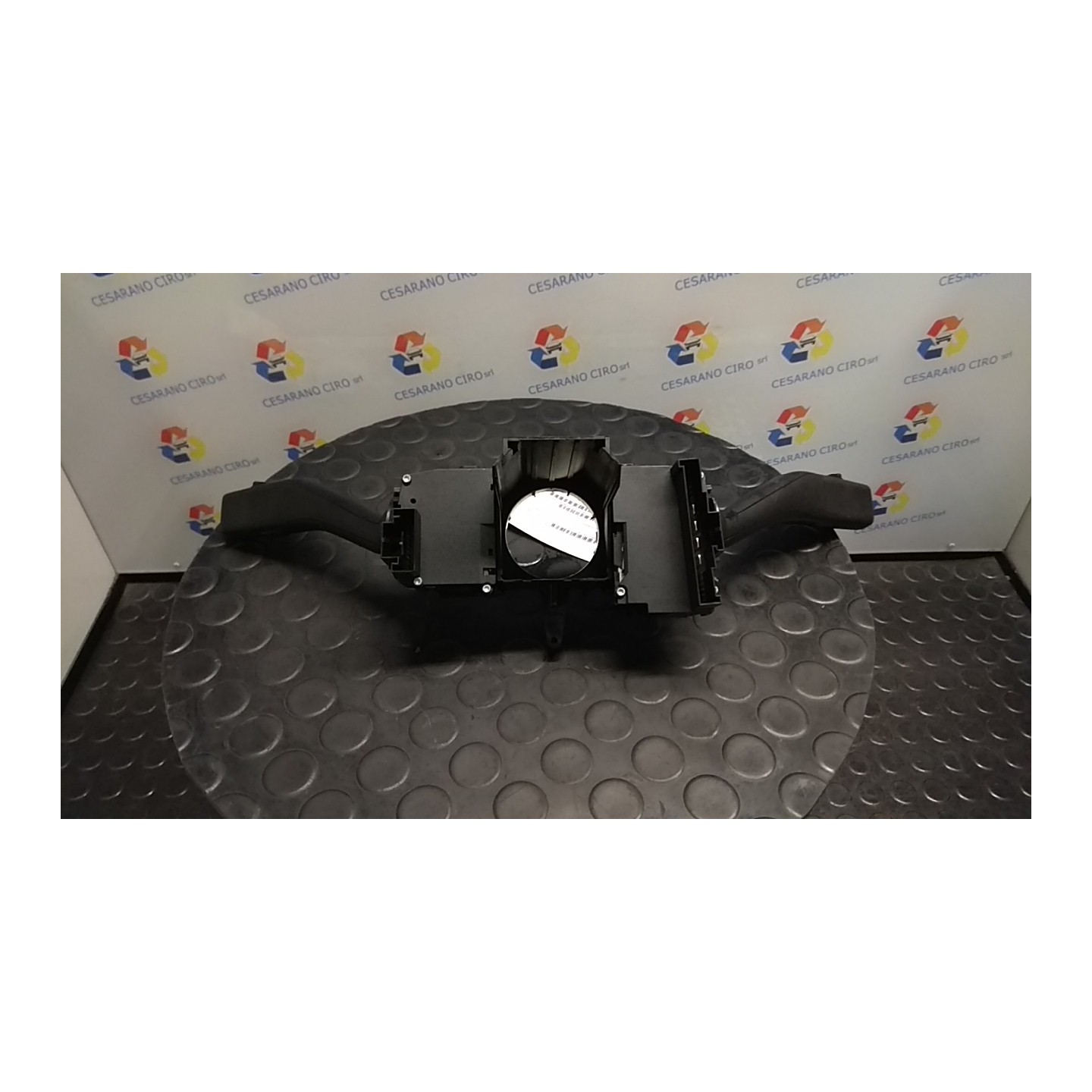 DEVIOGUIDASGANCIO C/DISP. MULTI./COM. INTER. 248 VOLKSWAGEN UP! (06/16-) CPG 1S0953513H9B9