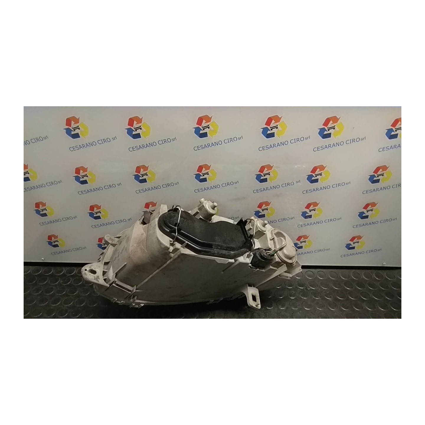 PROIETTORE DX. 027 ALFA ROMEO 147 (W8) (08/00-01/06) 937A2000 46826194