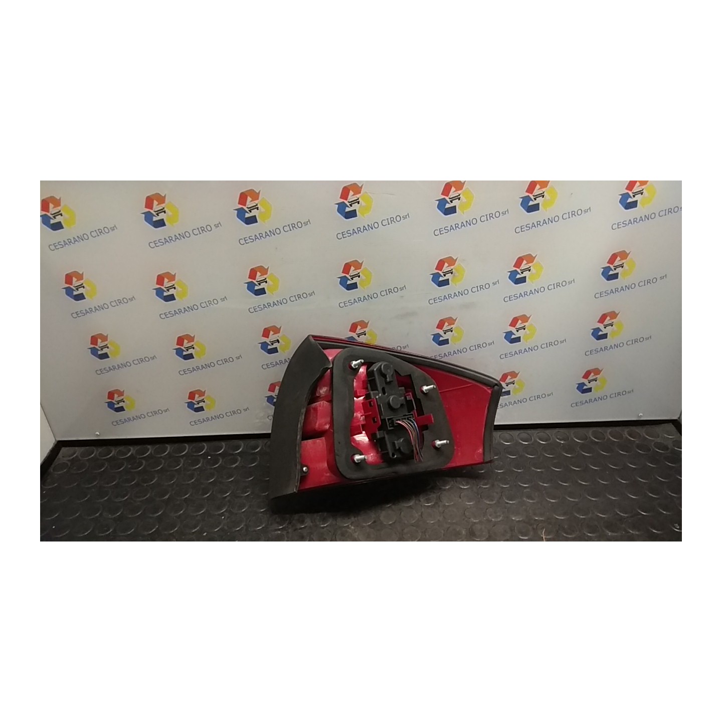 FANALE POST. SX. 011 AUDI A6 (4B) (09/97-12/01) AKN 4B5945095