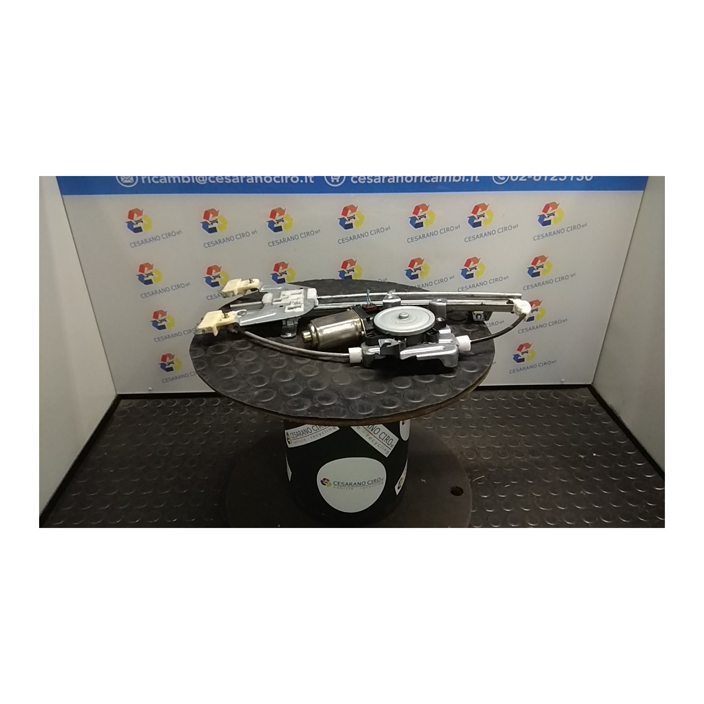 ALZACRISTALLO ELETTR. PORTA POST. SX. 089 NISSAN X-TRAIL (T30) (07/01-09/03) YD22 827218H300