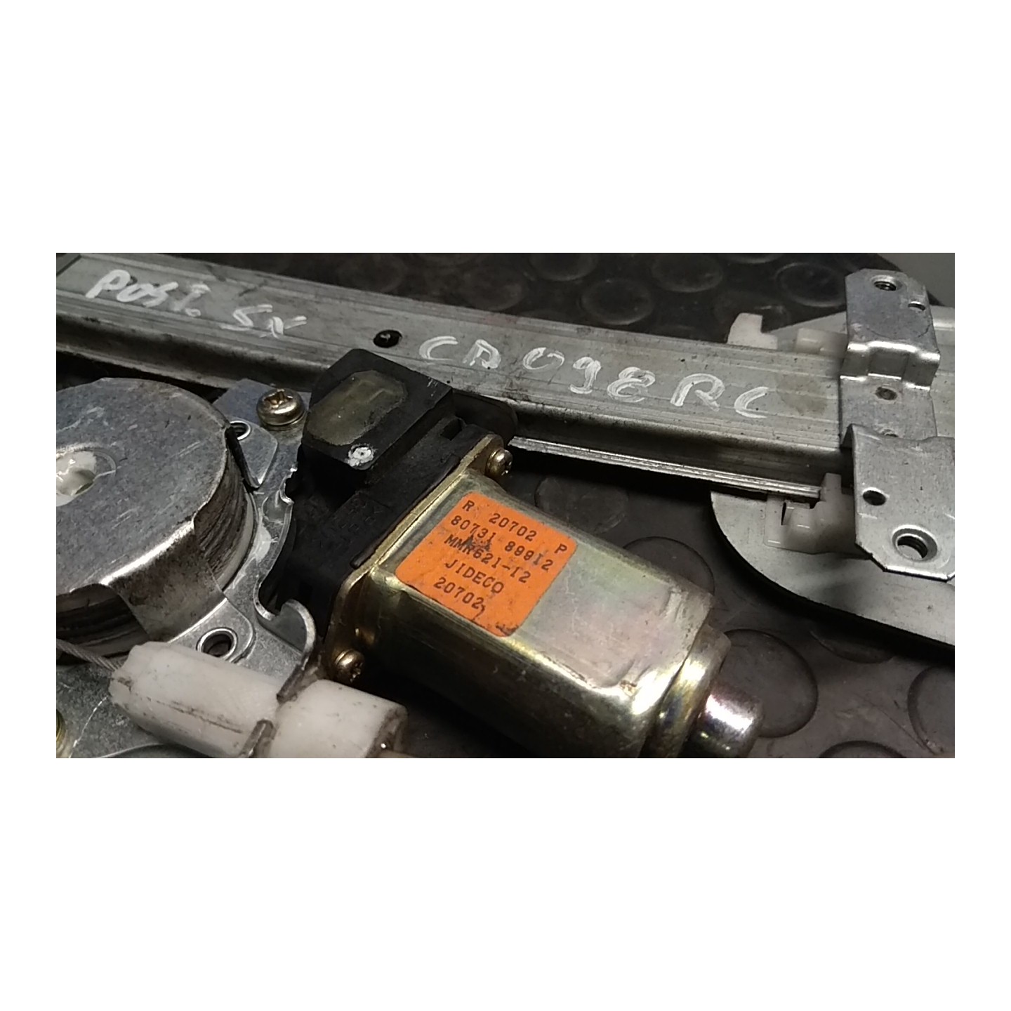 ALZACRISTALLO ELETTR. PORTA POST. SX. 089 NISSAN X-TRAIL (T30) (07/01-09/03) YD22 827218H300