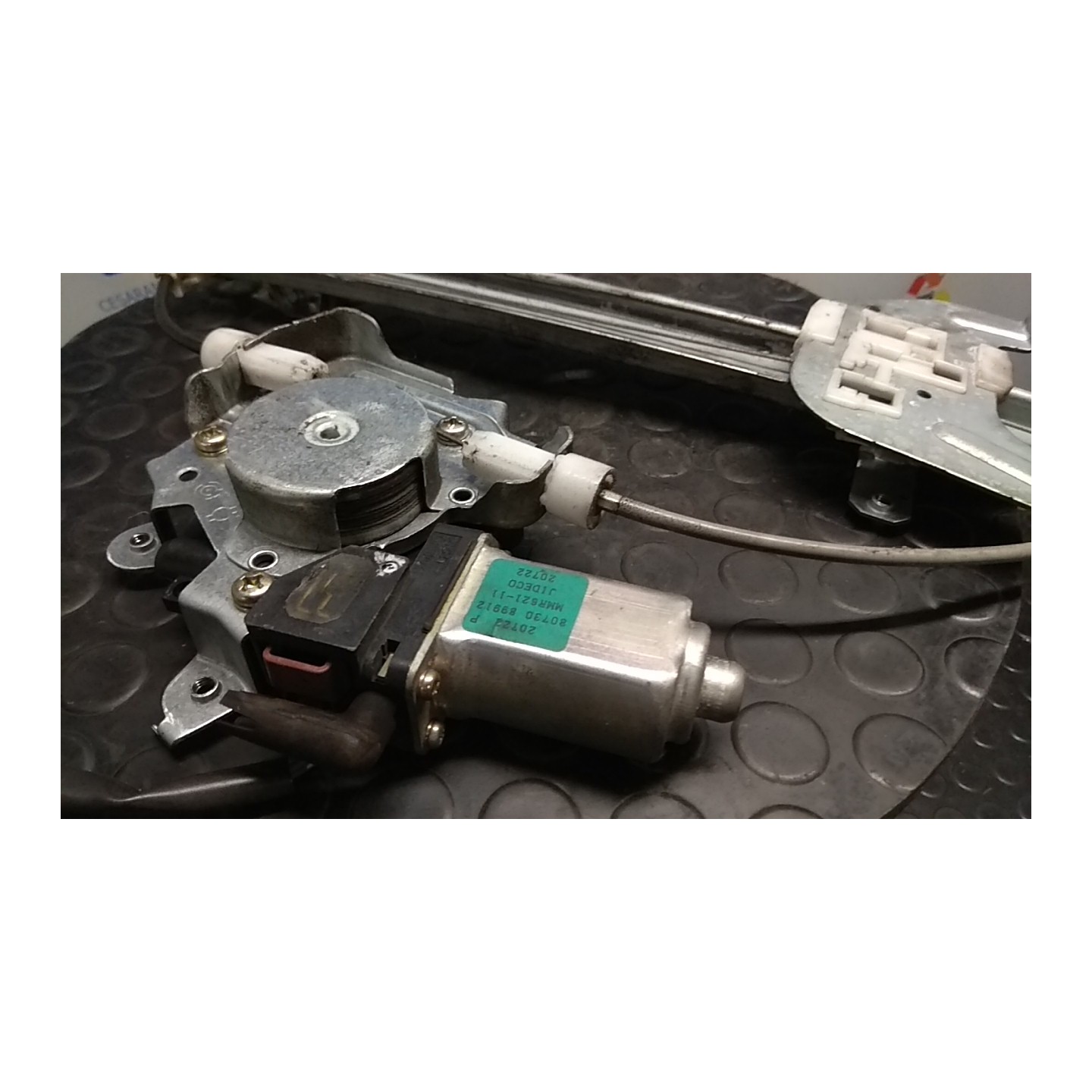 ALZACRISTALLO ELETTR. PORTA POST. DX. 090 NISSAN X-TRAIL (T30) (07/01-09/03) YD22 827208H300