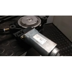 ALZACRISTALLO ELETTR. PORTA ANT. C/MOTORINO DX. 117 CHRYSLER VOYAGER/GRAND VOYAGER (04/04-1 25L K04894526AA