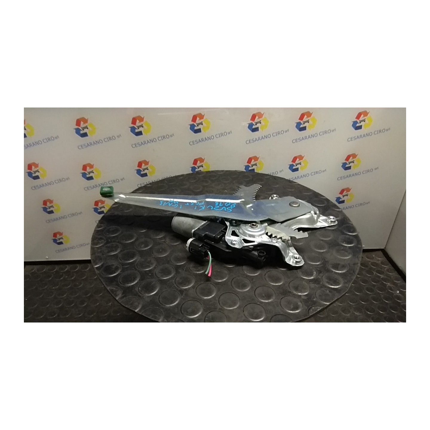 ALZACRISTALLO ELETTR. PORTA POST. CON MOTORINO DX. 020 SUZUKI IGNIS (10/16-) K12D 8350162R10000