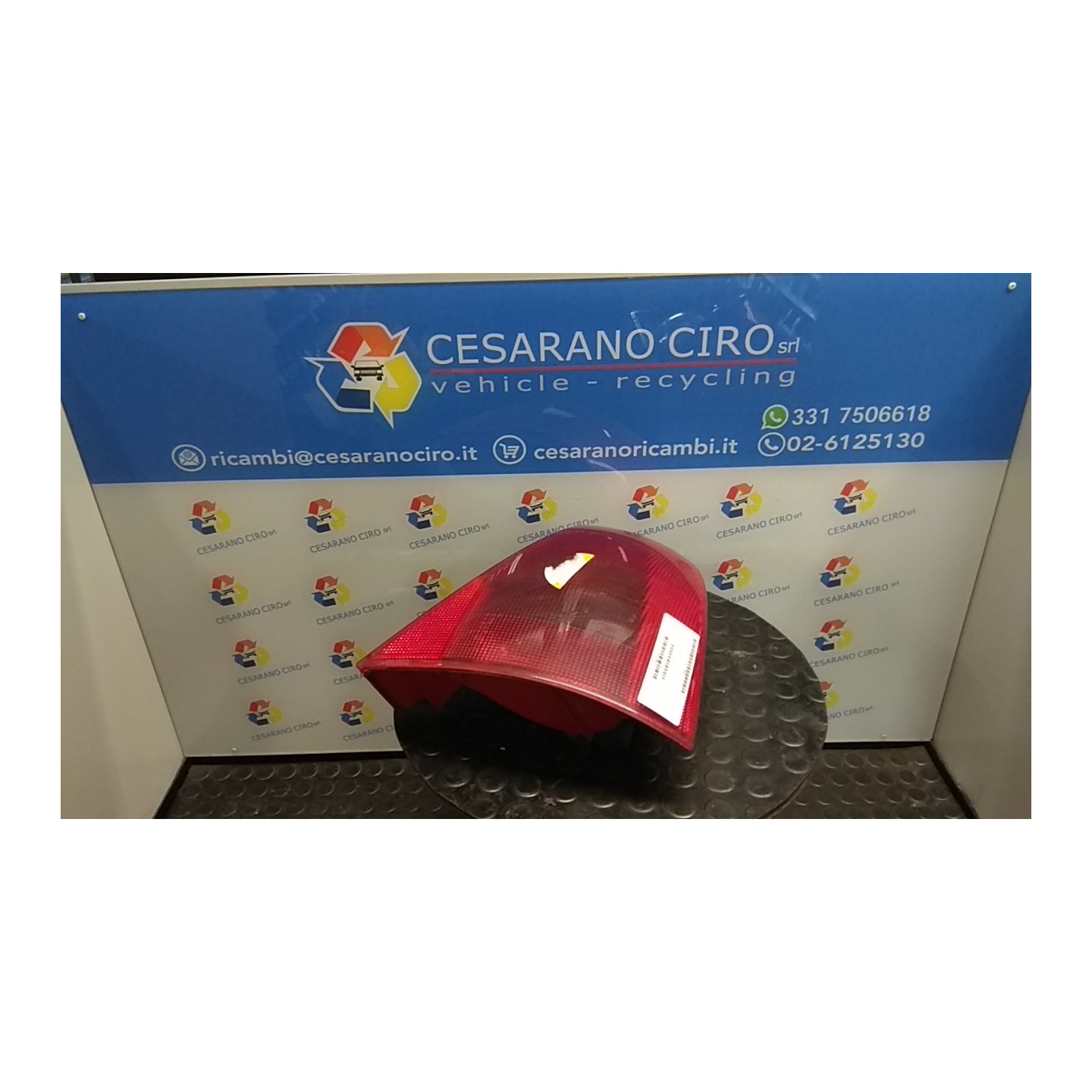 FANALE POST. DX. 049 RENAULT CLIO 2A SERIE (04/98-04/01) K4JA7 7700410518