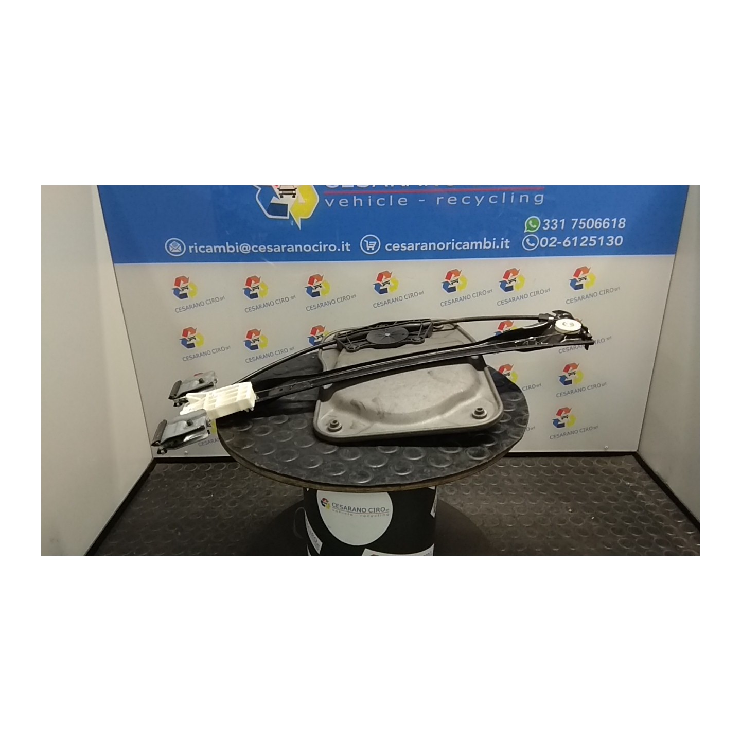 ALZACRISTALLO ELETTR. PORTA ANT. DX. 097 SKODA ROOMSTER (5J) (03/10-) CBZ 5J7837462