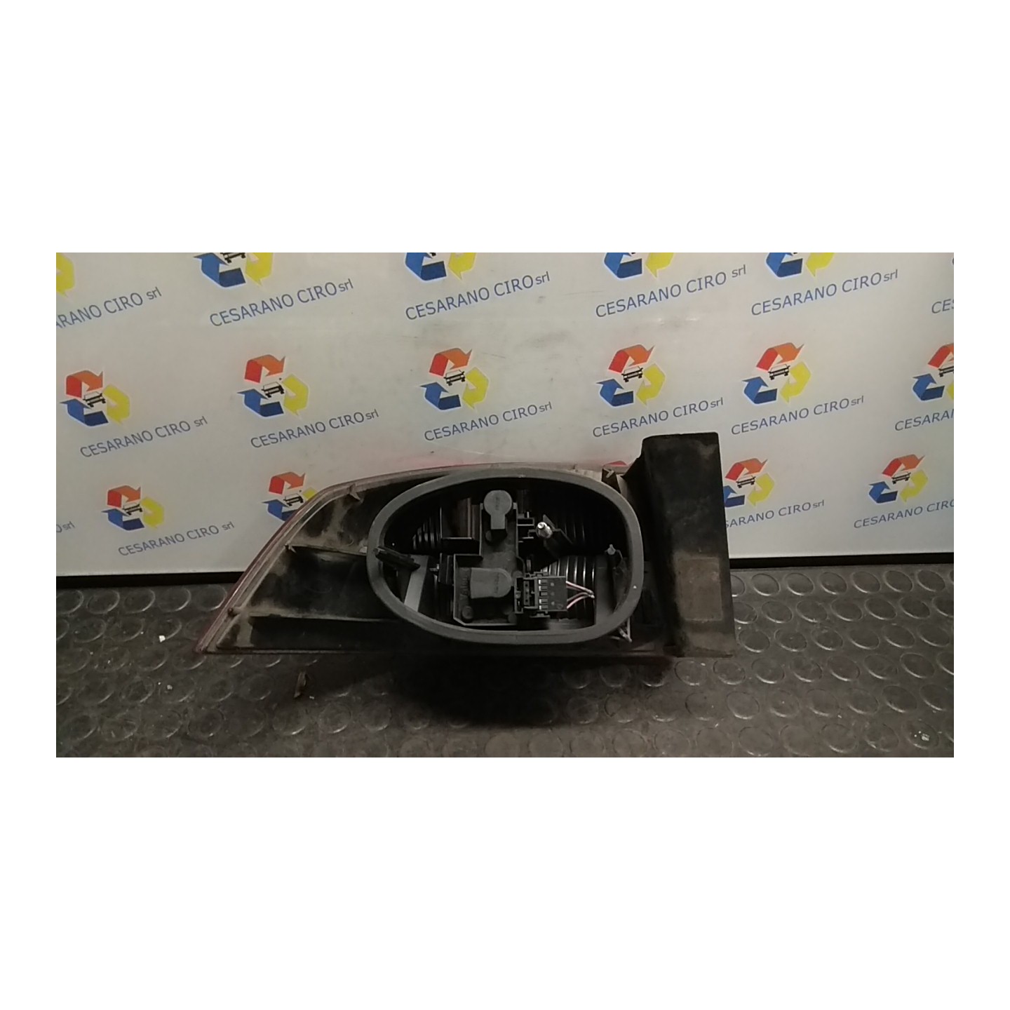 FANALE POST. PARTE EST. DX. 039 RENAULT LAGUNA 2A SERIE (03/01-09/07) F4PC7 8200002474